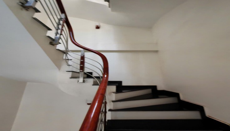 Cần bán nhà riêng Lô góc Phố Trương Định, 5 tầng x 44m2, 8 ngủ, giá 6.95 tỷ 100m ra phố